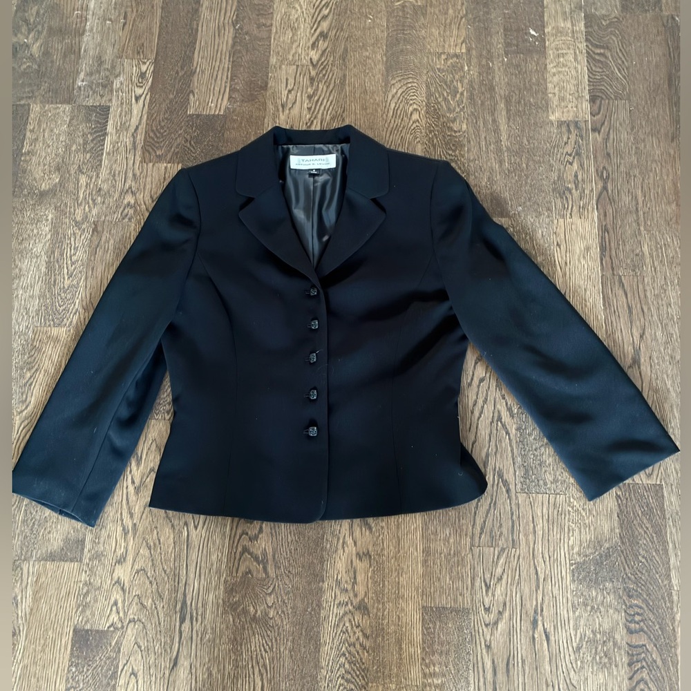 Elie Tahari Women's Black Blazer Size 6